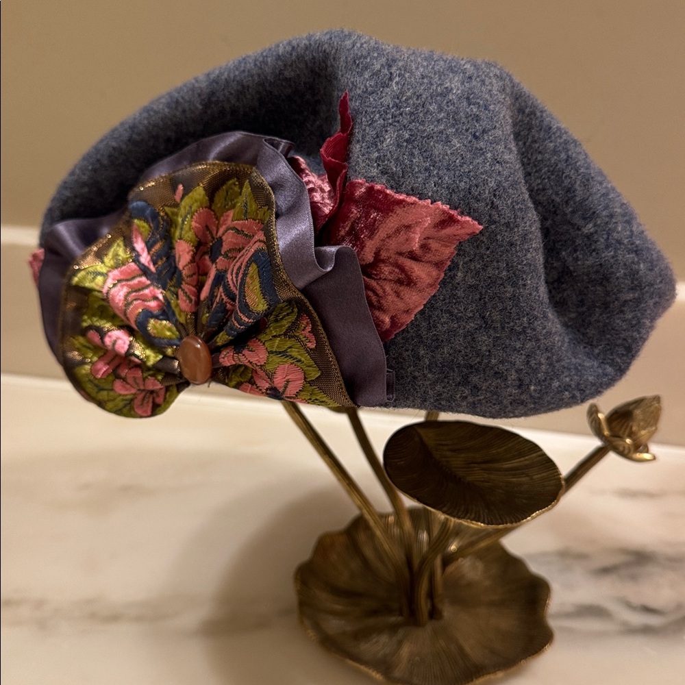 Louise Green embroidered ribbon fan beret - Picture 2 of 4